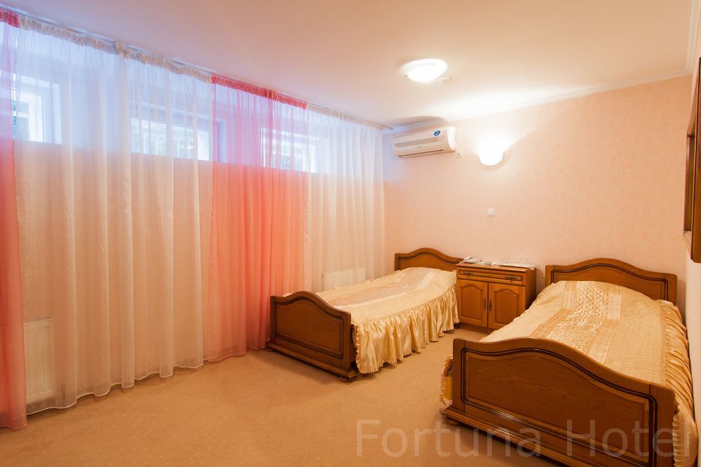 Fortuna Hotel Chişinau Exteriör bild