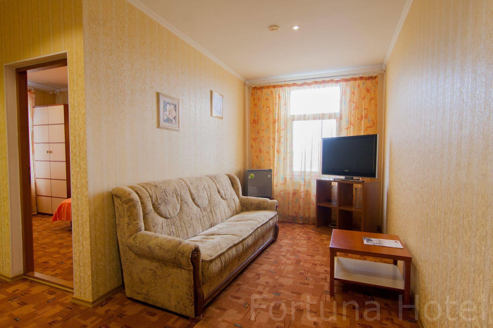 Fortuna Hotel Chişinau Exteriör bild