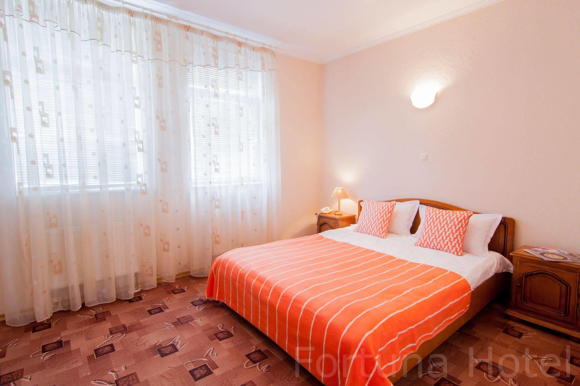 Fortuna Hotel Chişinau Exteriör bild