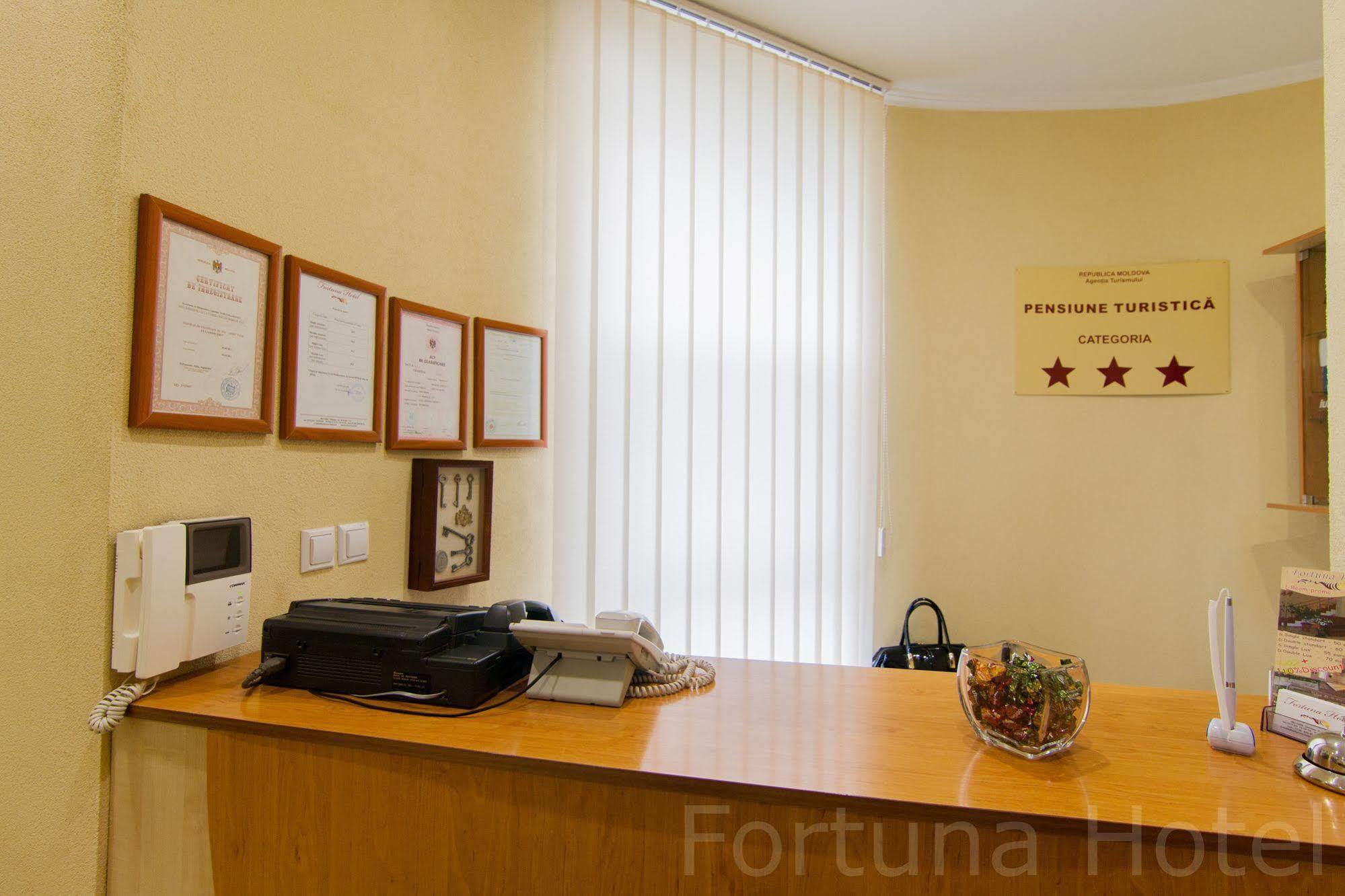 Fortuna Hotel Chişinau Exteriör bild
